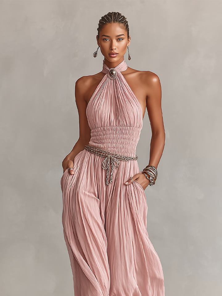 Margaux - Combinaison Plissée Femme en Rose avec Col Halter & Taille Froncée
