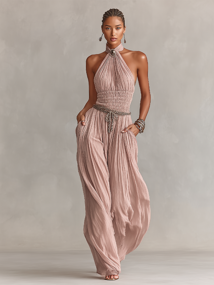 Margaux - Combinaison Plissée Femme en Rose avec Col Halter & Taille Froncée